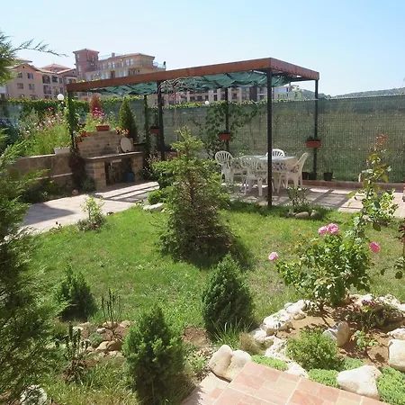 Astara Appartement *